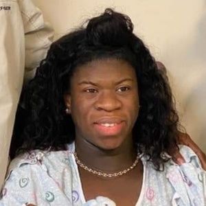 Meet your Posher, Tay